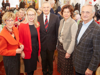 Ministerin Schramböck mit Vertreterinnen und Vertretern der Generation 60+