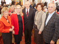 Ministerin Schramböck mit Vertreterinnen und Vertretern der Generation 60+