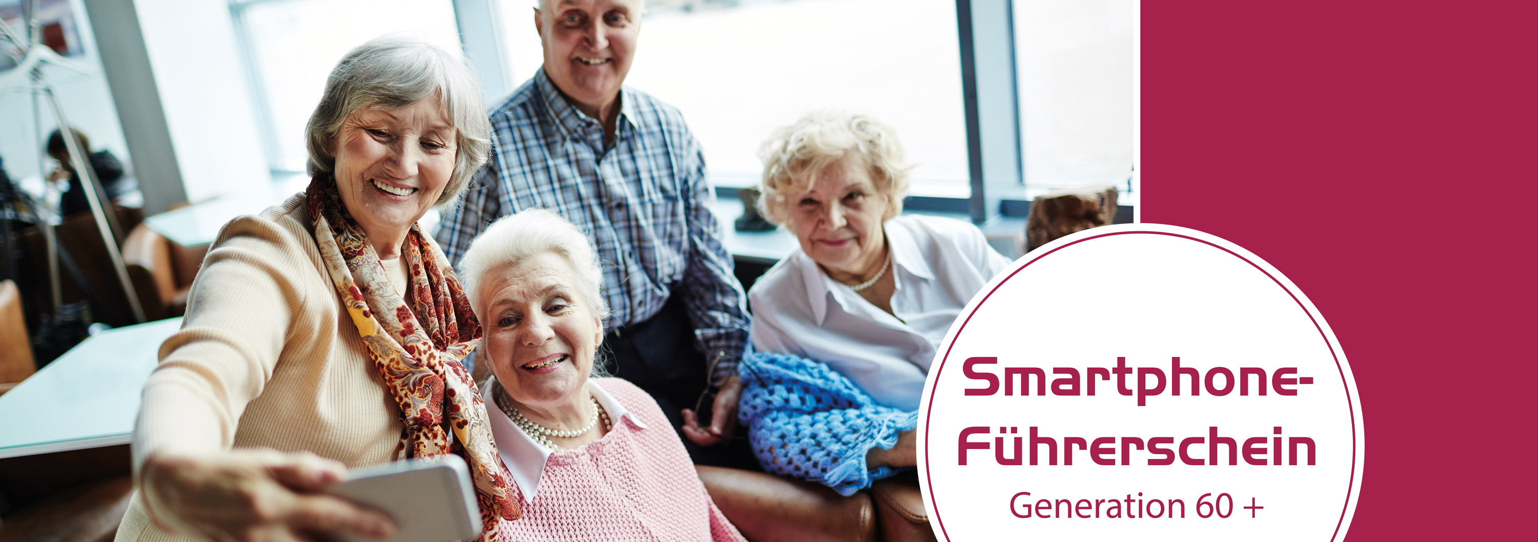 Seniorinnen und Senior mit Smartphone Seniorinnen und Senior mit Smartphone