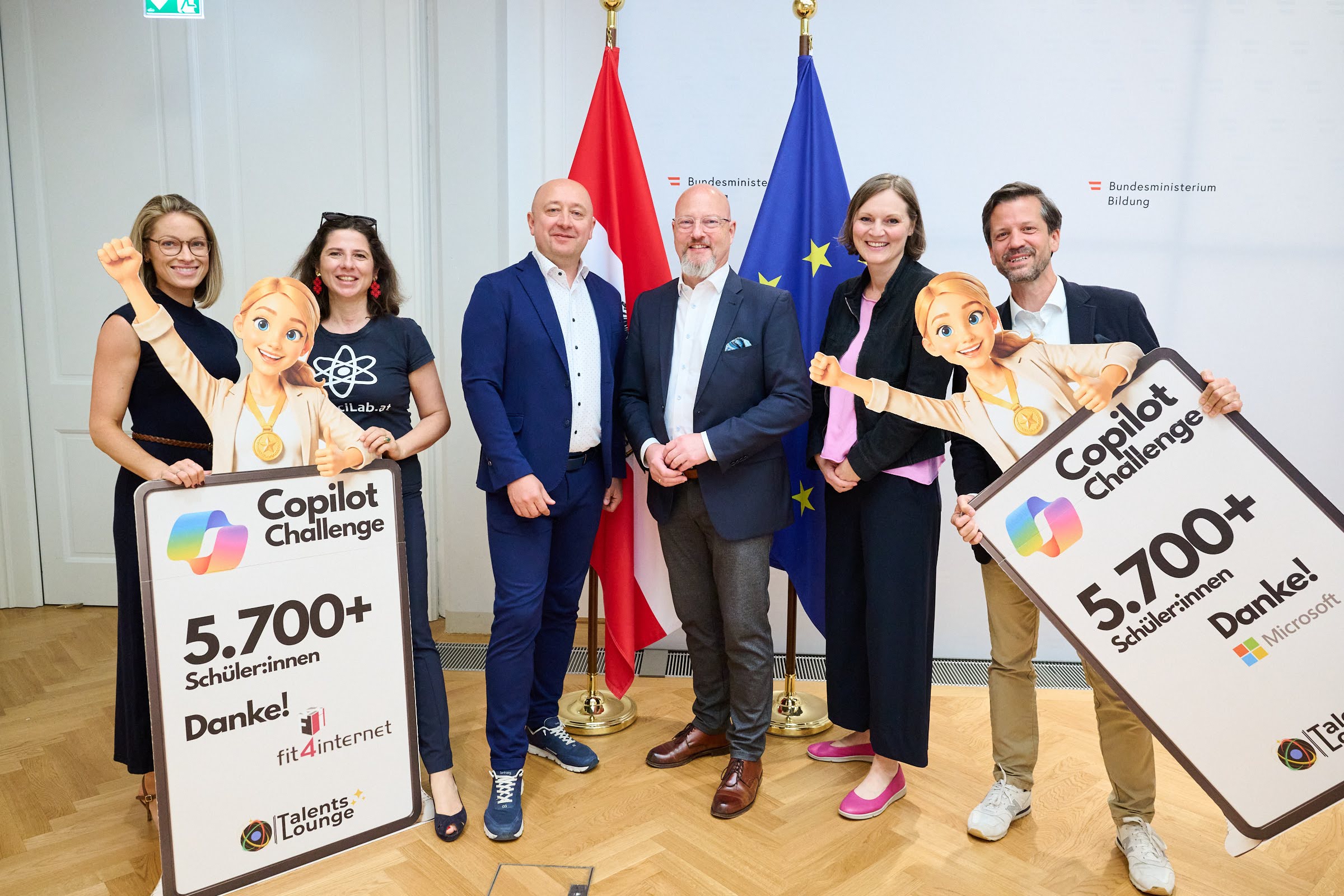 Partner Copilot Challenge (v.l.n.r.): Teresa Sauer (fit4internet), Anna Gawin (TalentsLounge), Peter Gawin (TalentsLounge), Martin Bauer (Bildungsministerium), Julia Czeschka (Microsoft &Ouml;sterreich), Christian Wenzl (Microsoft &Ouml;sterreich)
